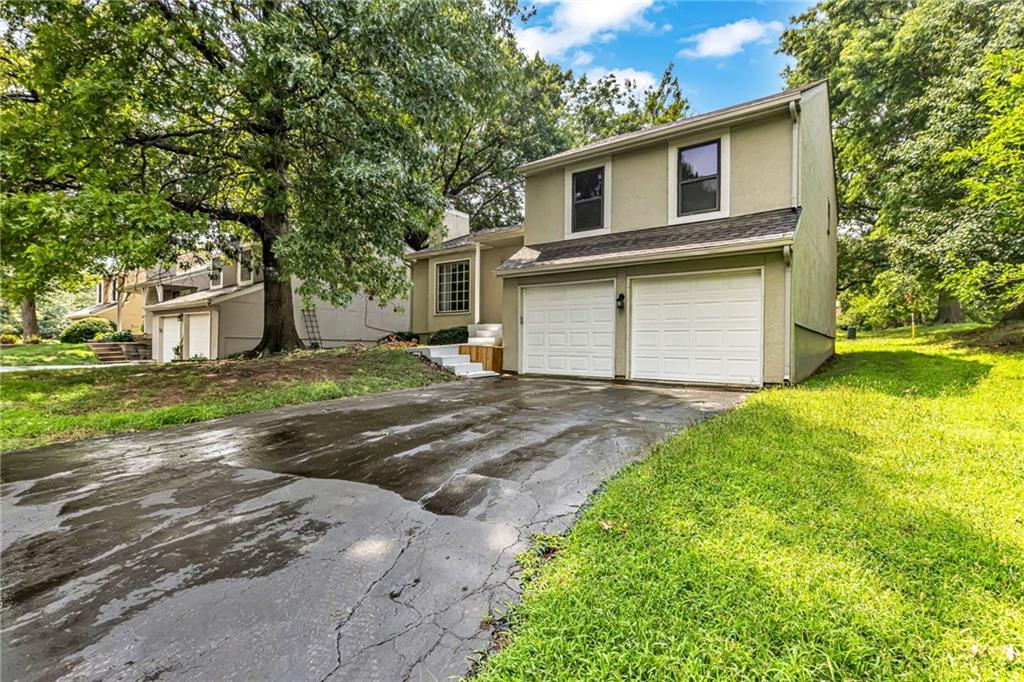 12736 W 108th St, Overland Park, KS 66210