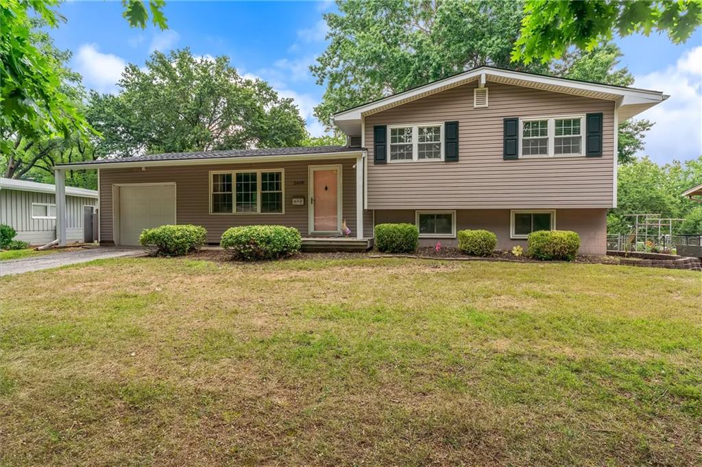 2408 NE 63rd Pl, Gladstone, MO 64118
