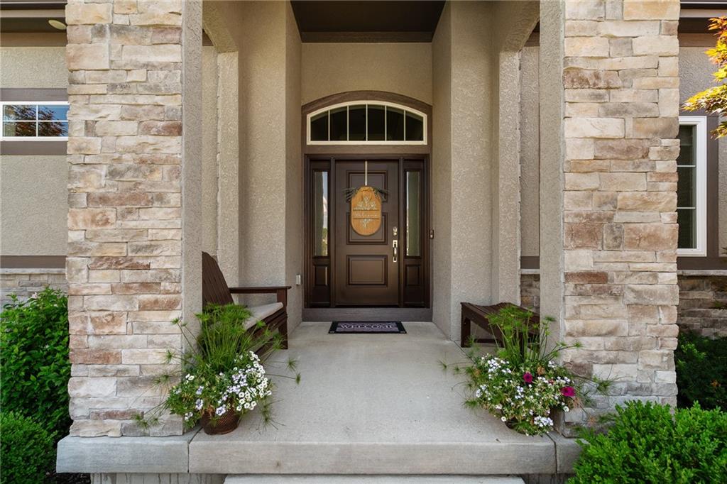 7715 N Wallace Ave, Kansas City, MO 64158