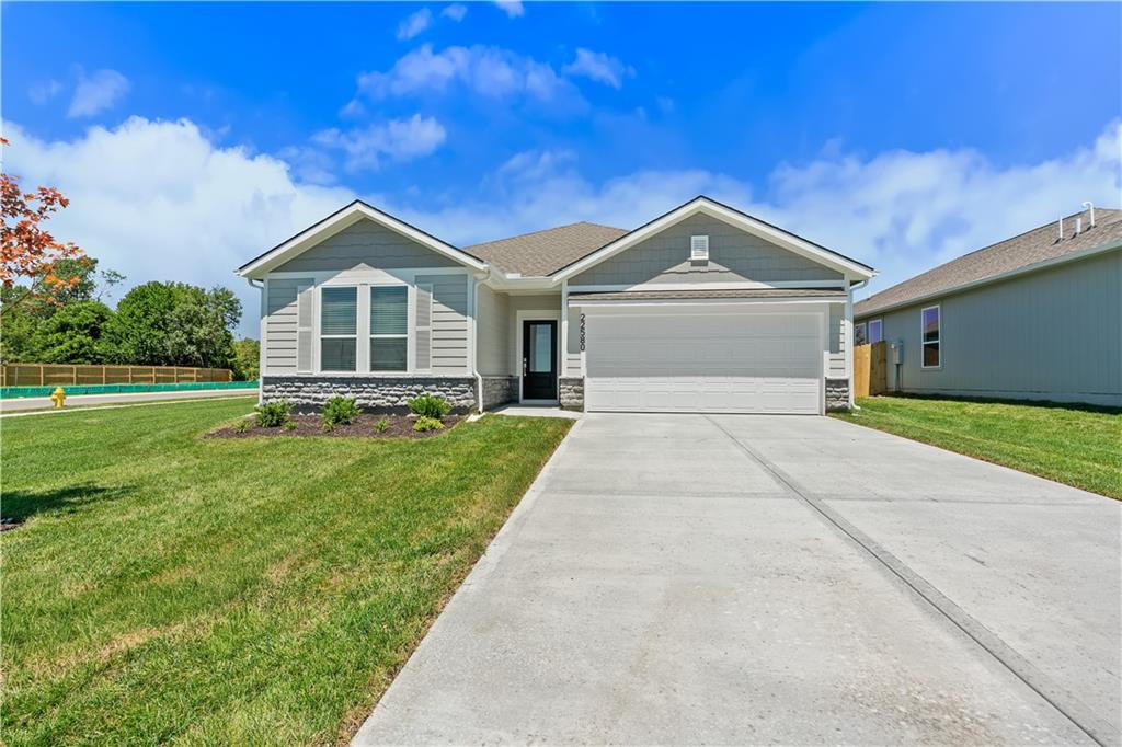 22580 W 214th Ter, Spring Hill, KS 66083