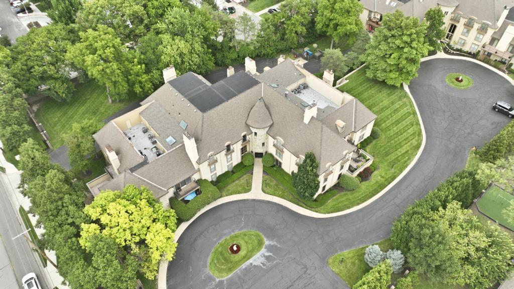 7223 Mission Rd #104, Prairie Village, KS 66208