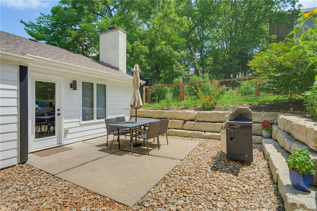 225 Arizona Pl, Lawrence, KS 66049