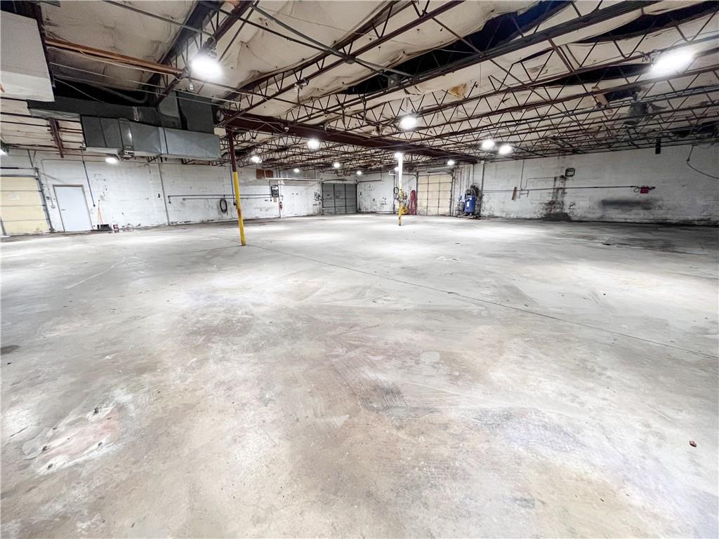 3550 SW Westbound Us 40 Hw, Blue Springs, MO 64015