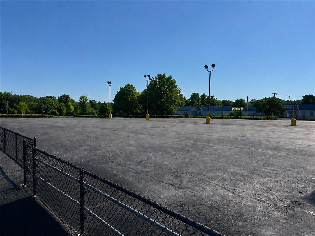 3550 SW Westbound Us 40 Hw, Blue Springs, MO 64015