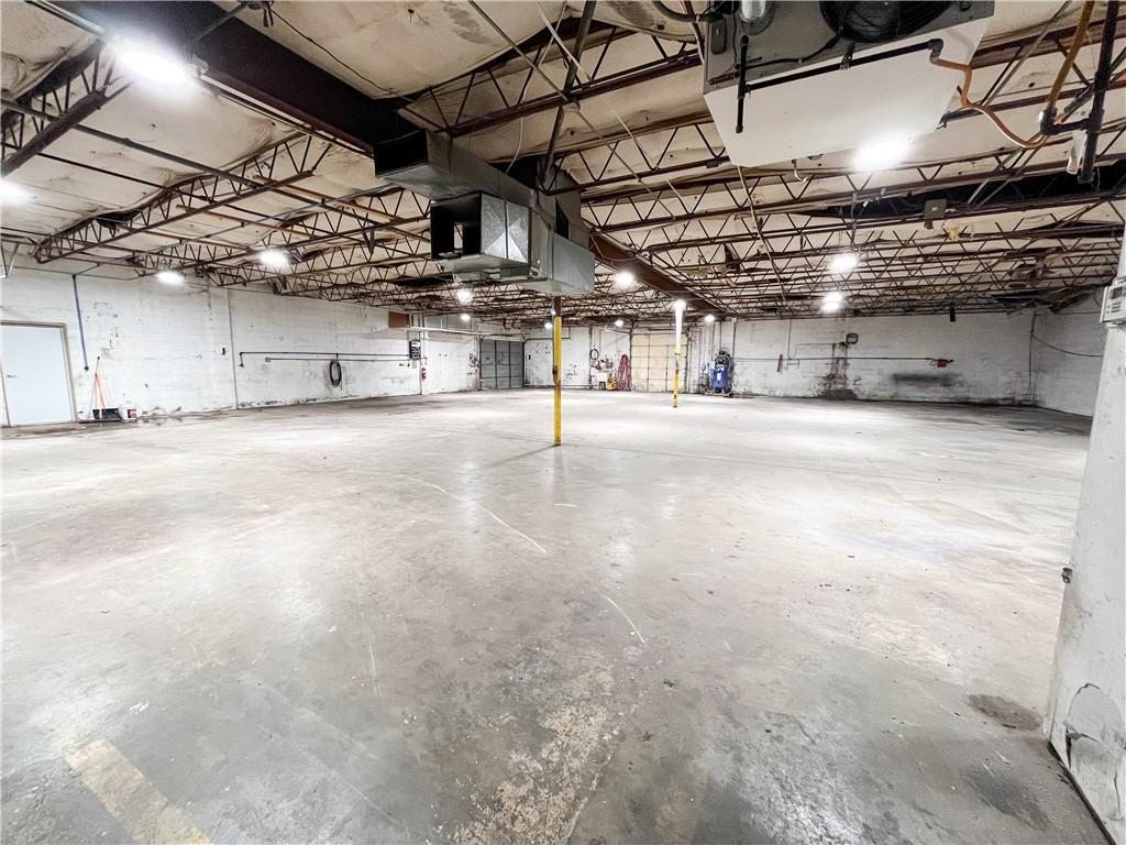 3550 SW Westbound Us 40 Hw, Blue Springs, MO 64015