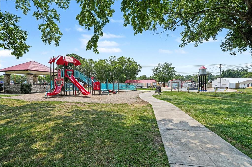 307 N Raum St, Lawson, MO 64062