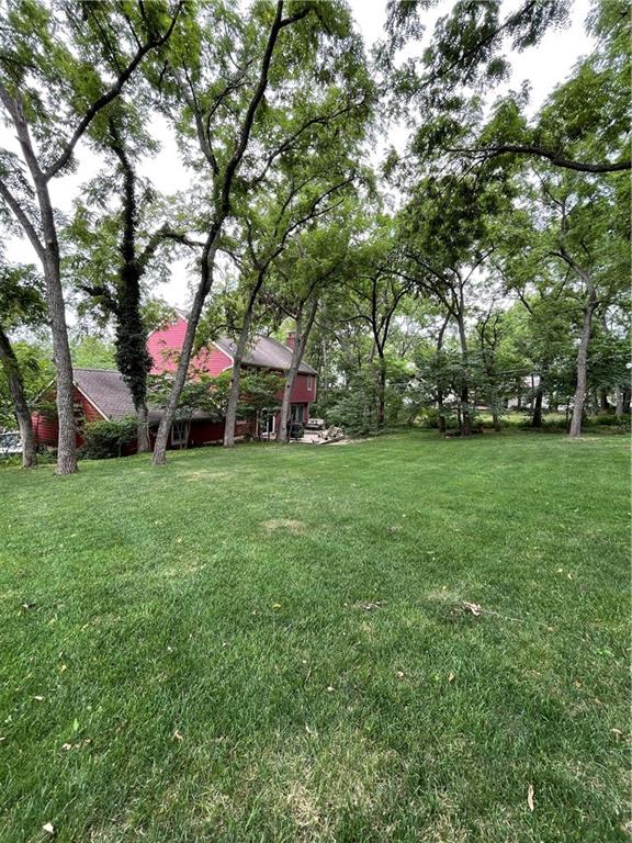 15821 Meadow Ln, Overland Park, KS 66224