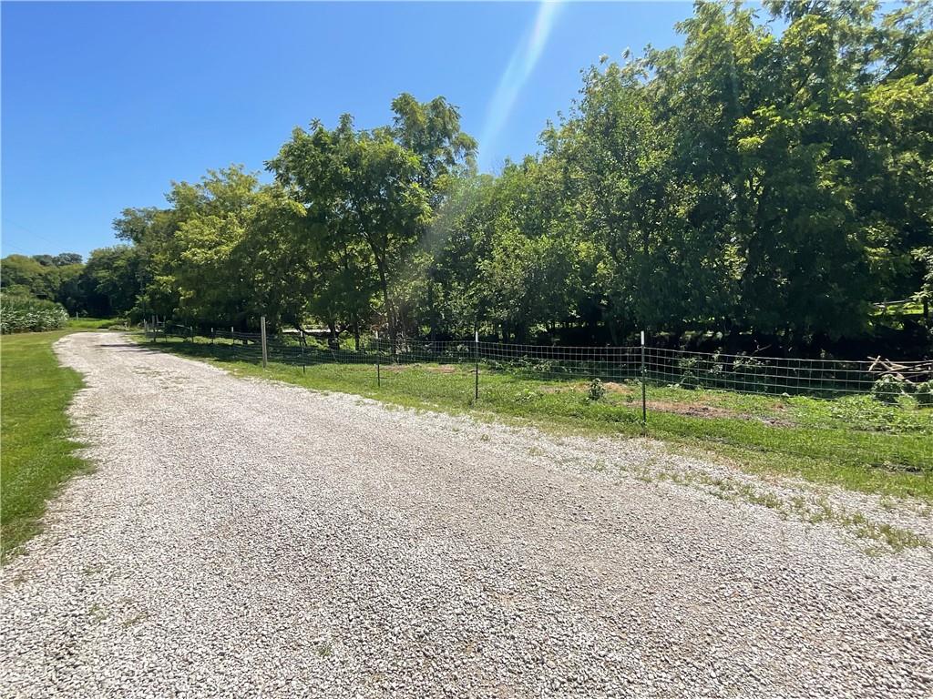 19383 Bottomview Rd, Lexington, MO 64067