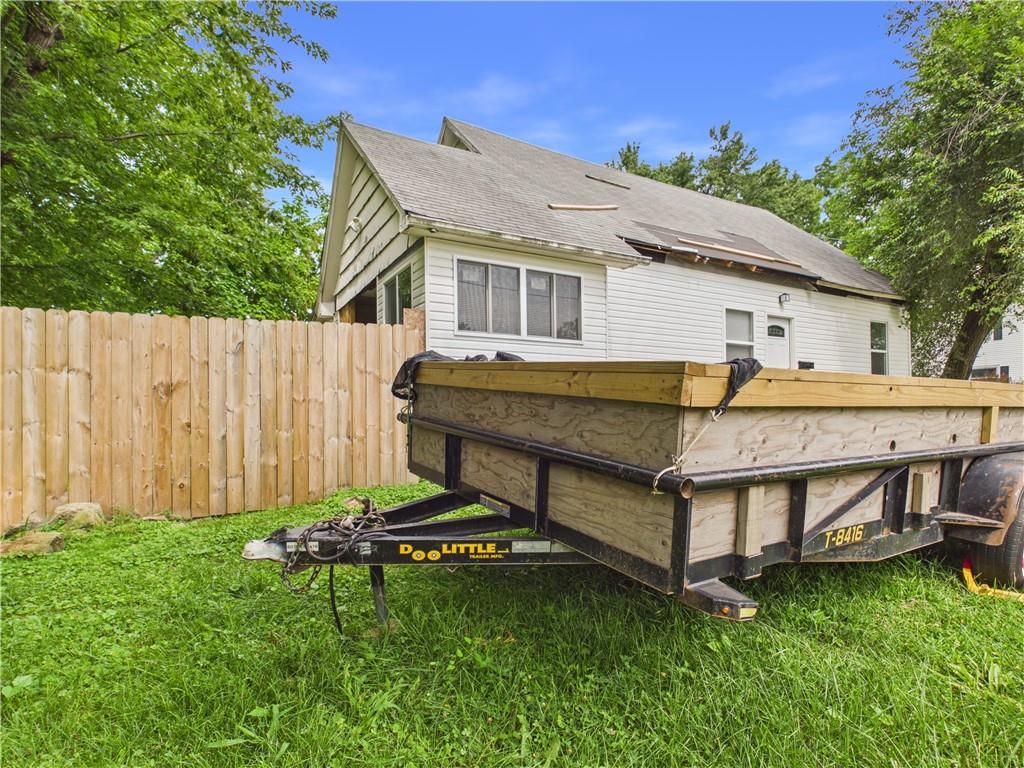 219 N 3rd St, Clinton, MO 64735