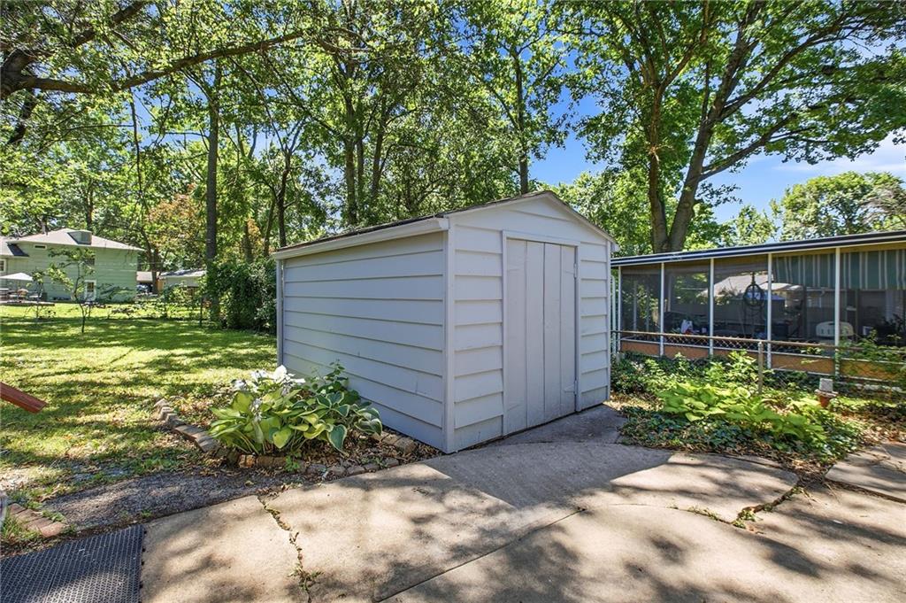 7915 Evanston Ave, Raytown, MO 64138