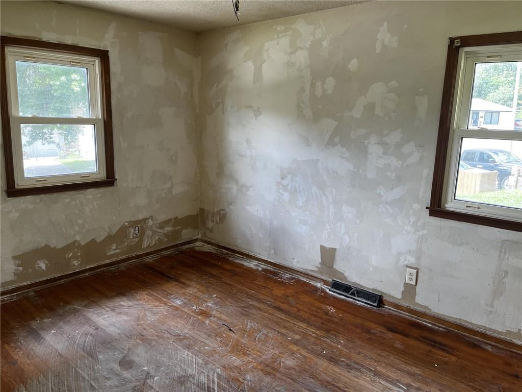 1204 Wornall Rd, Excelsior Springs, MO 64024