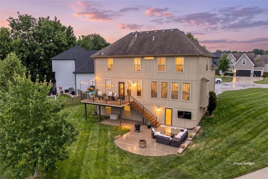 2101 SW Roberts Ct, Lee's Summit, MO 64082