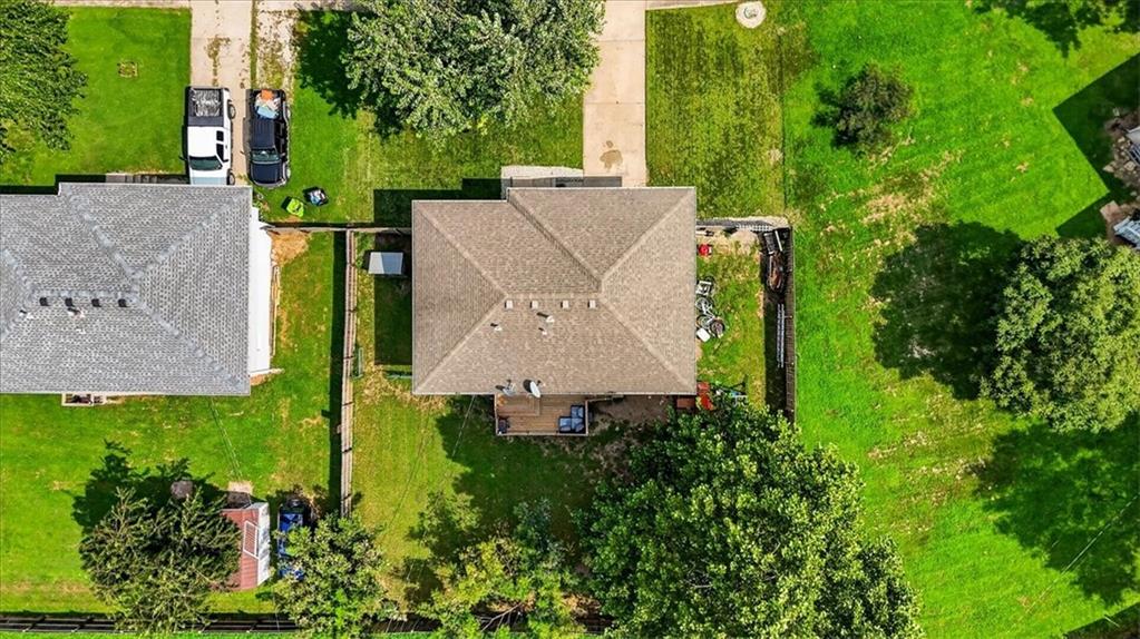 1802 Parkwood Dr, Harrisonville, MO 64701
