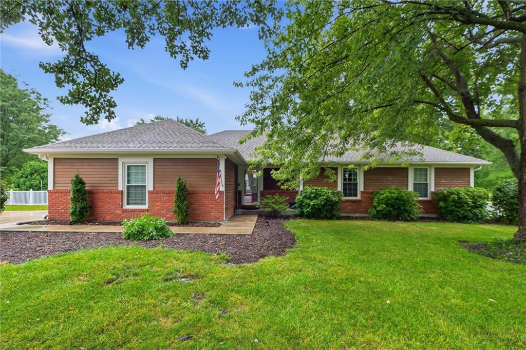 5625 W 201 St, Stilwell, KS 66085