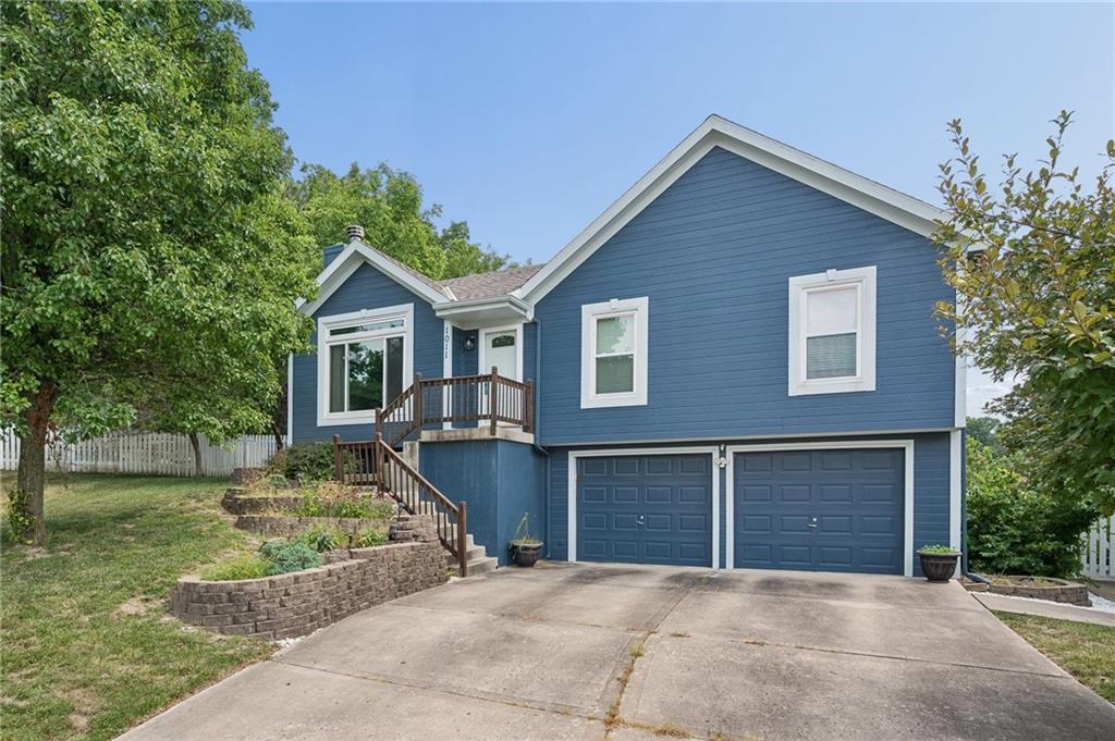 1011 NW 71st Ct, Kansas City, MO 64118