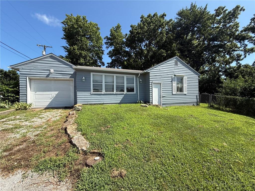 1300 N State Route 7 Hw, Pleasant Hill, MO 64080