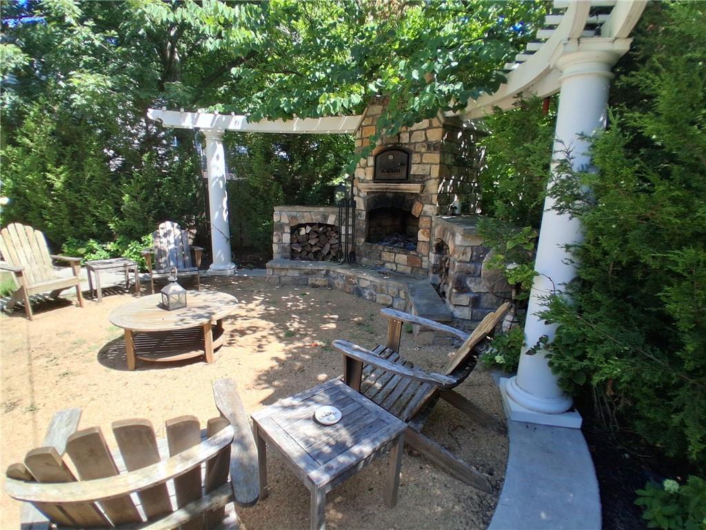 6827 El Monte St, Prairie Village, KS 66208