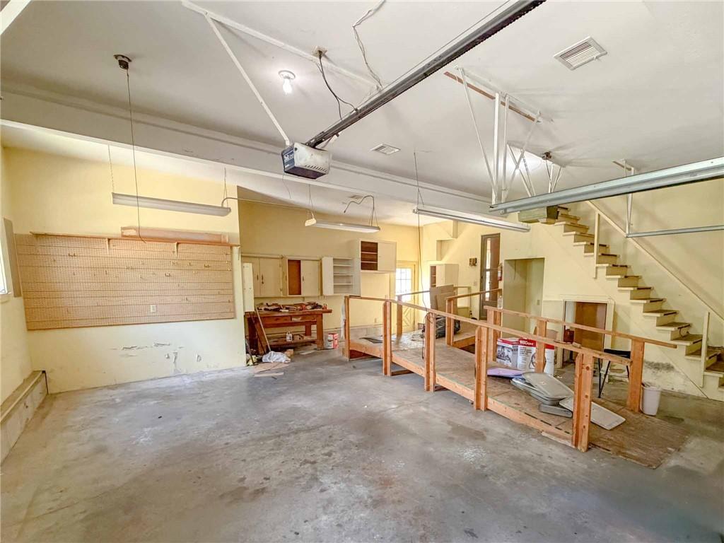 401 E Broadway St, Iola, KS 66749