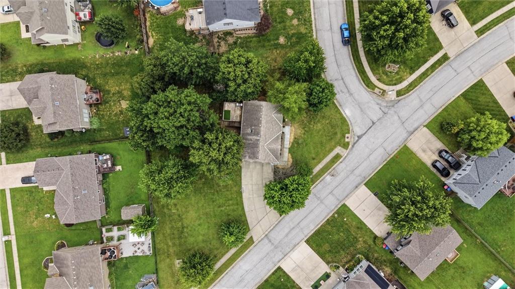 1400 Aspen Dr, Greenwood, MO 64034
