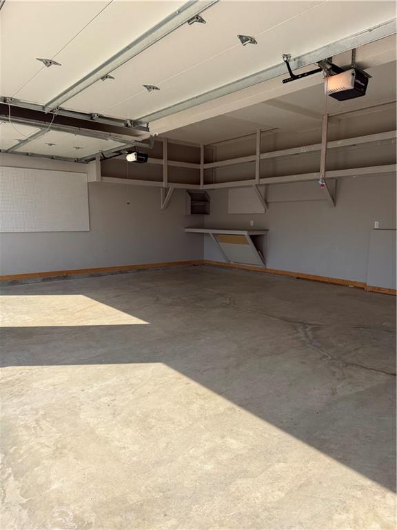 8492 Valley Spring Dr, De Soto, KS 66018