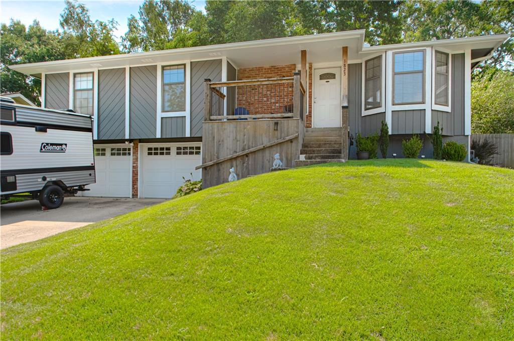 1823 N Lazy Branch Rd, Independence, MO 64058