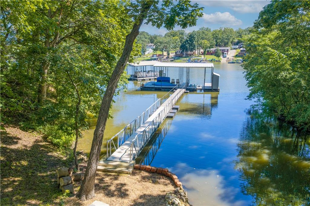22967 Peppermint Dr, Warsaw, MO 65355