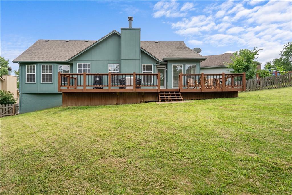 1218 Windcrest Ct, Grain Valley, MO 64029