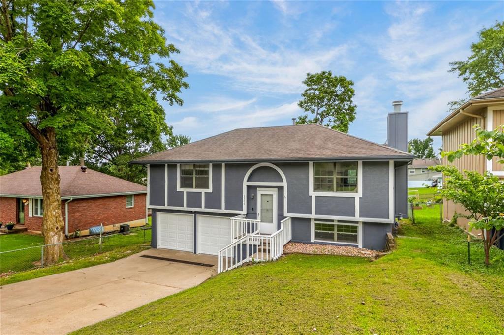 5209 NE 46th St, Kansas City, MO 64117