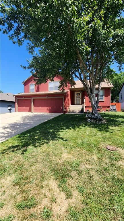 19504 Woodsbury St, Independence, MO 64058