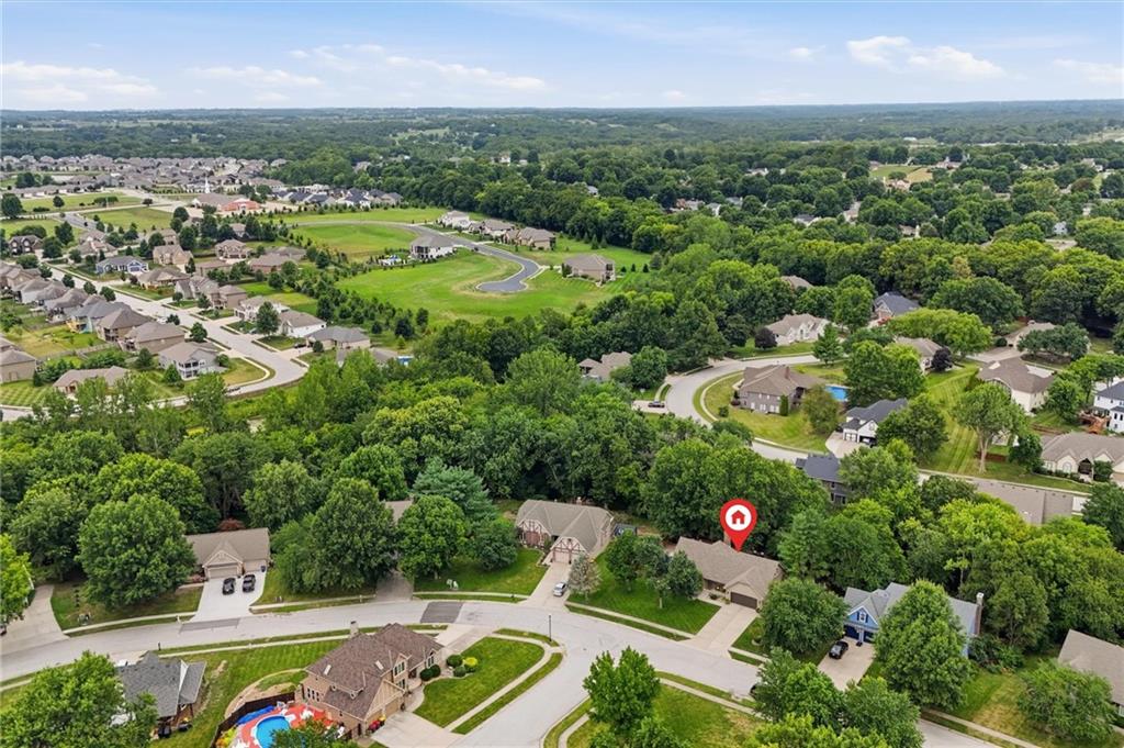 1402 Colony Dr, Kearney, MO 64060