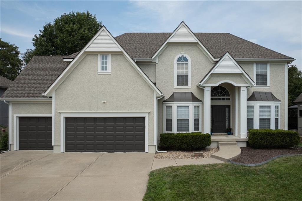 2412 SW Winterwood Ct, Lee's Summit, MO 64081