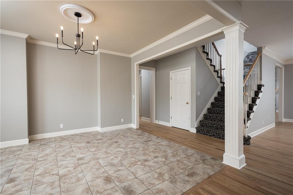 2412 SW Winterwood Ct, Lee's Summit, MO 64081
