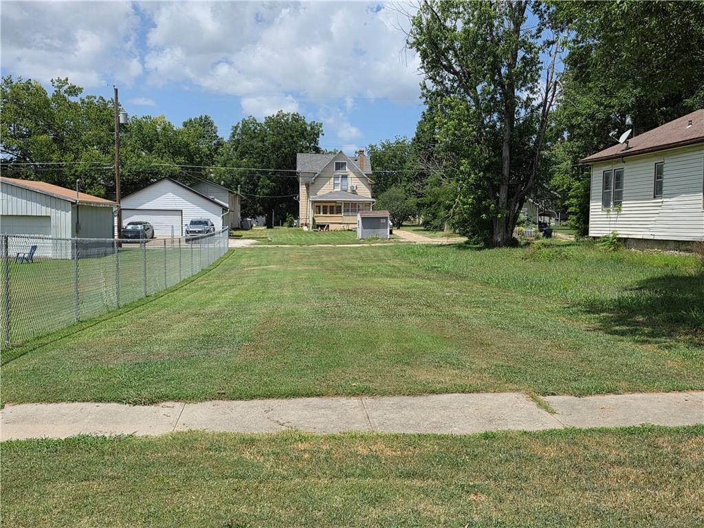 409 S 9th St, Independence, KS 67301