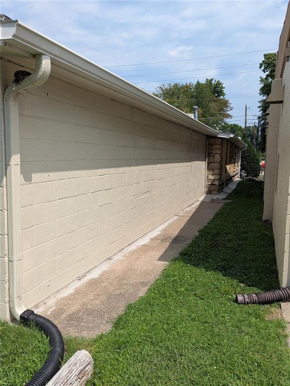 1931 Seward Ave, Topeka, KS 66616