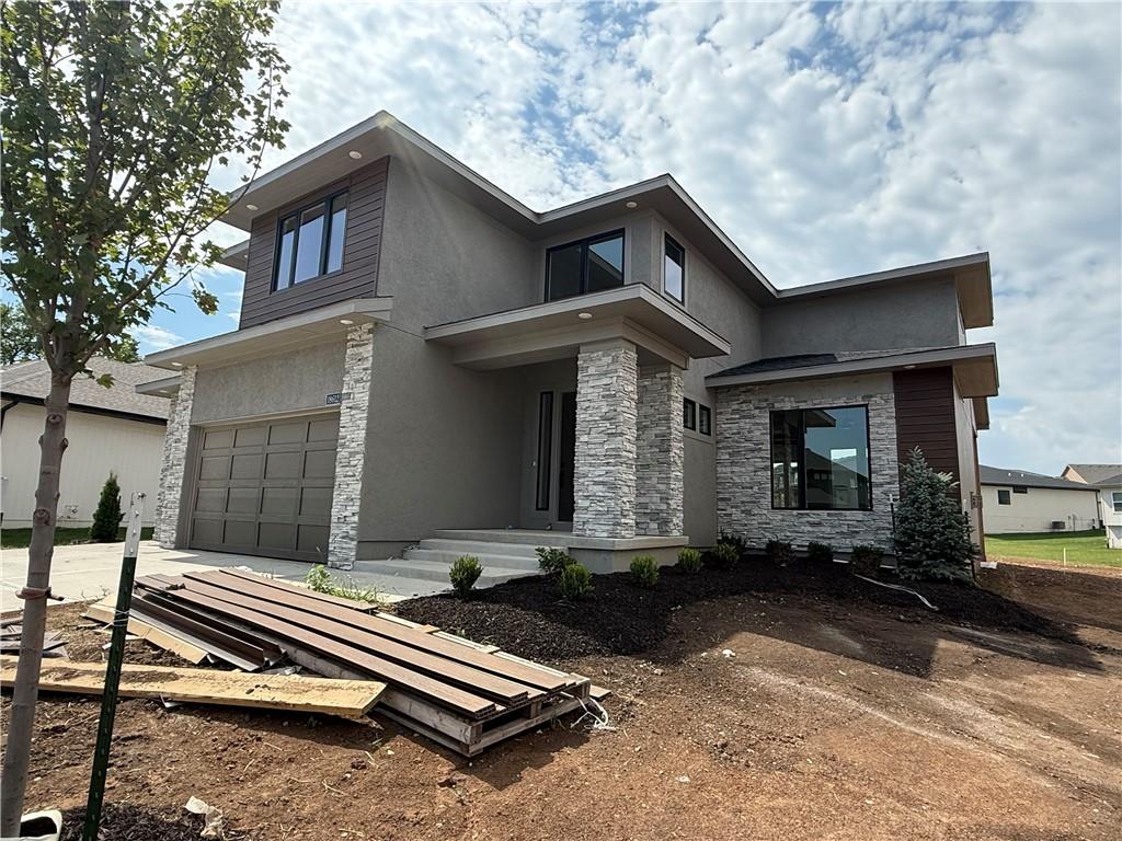 18612 Ironwood St, Overland Park, KS 66085