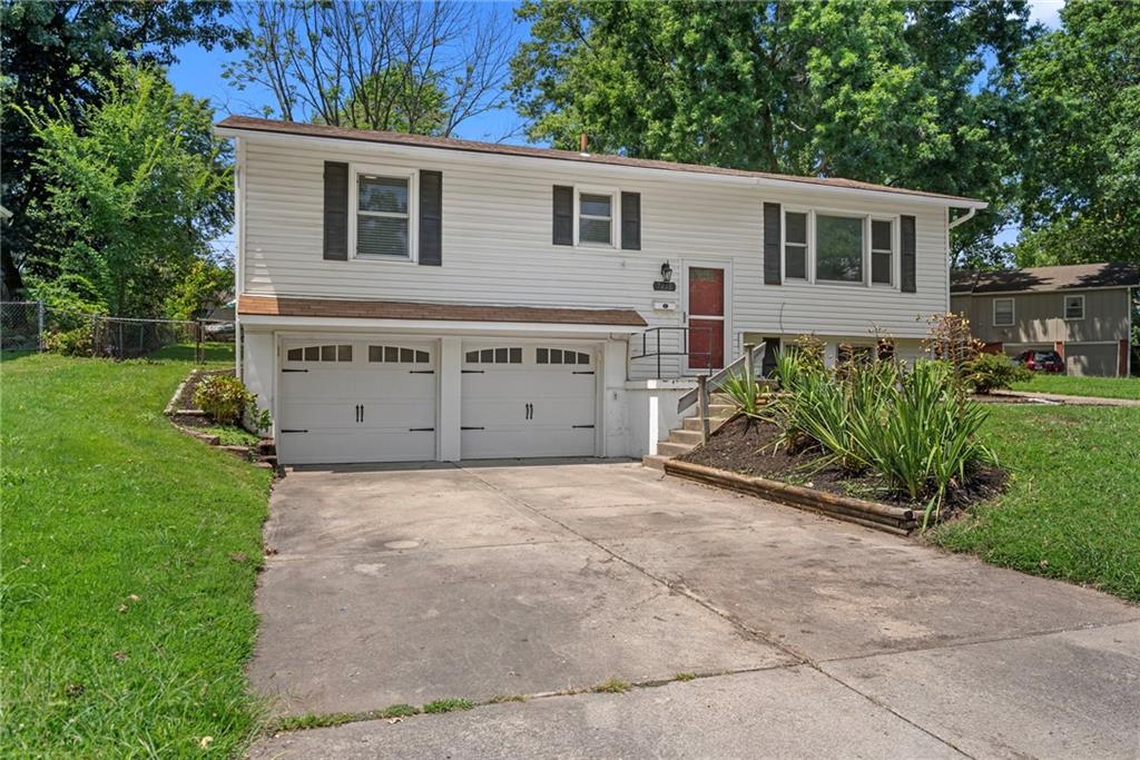 7218 Harvard Ave, Raytown, MO 64133