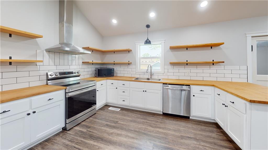 104 E 2nd St, Lamar, MO 64759