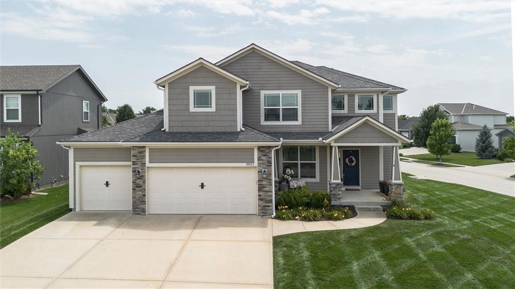 18523 W 193rd Ter, Spring Hill, KS 66083