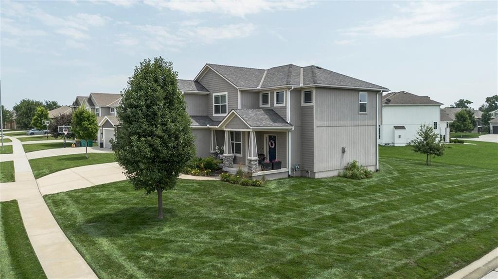 18523 W 193rd Ter, Spring Hill, KS 66083
