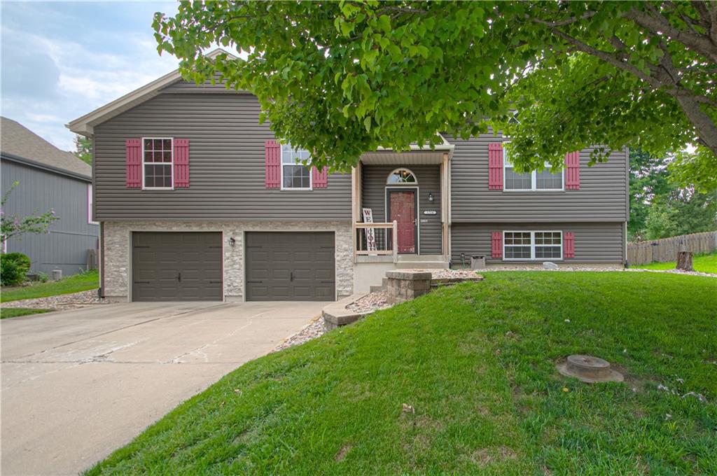 1224 NE Beacon Ave, Lee's Summit, MO 64086