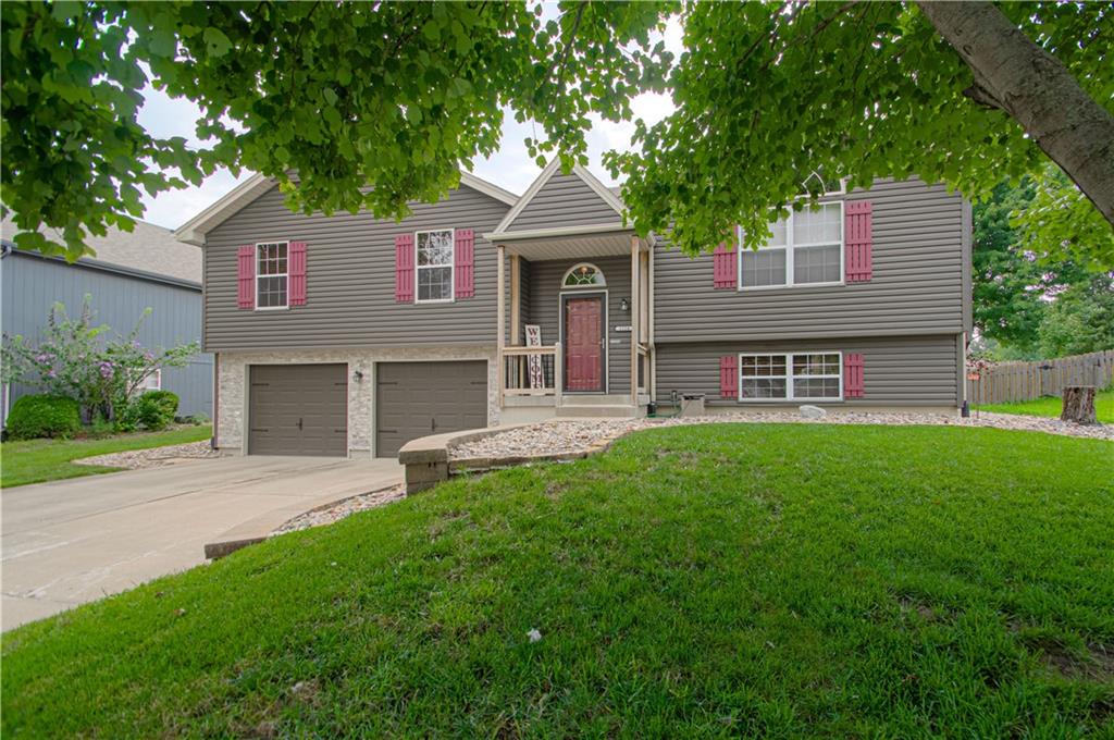 1224 NE Beacon Ave, Lee's Summit, MO 64086