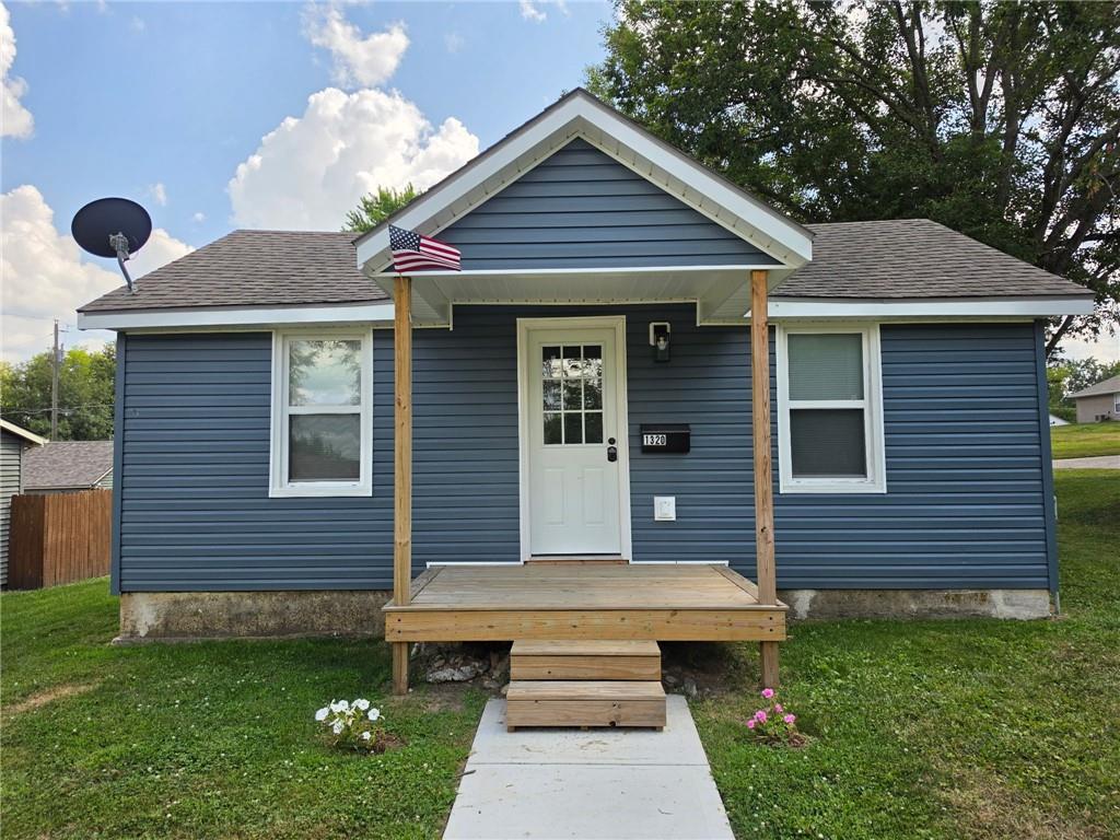1320 E 3rd St, Maryville, MO 64468
