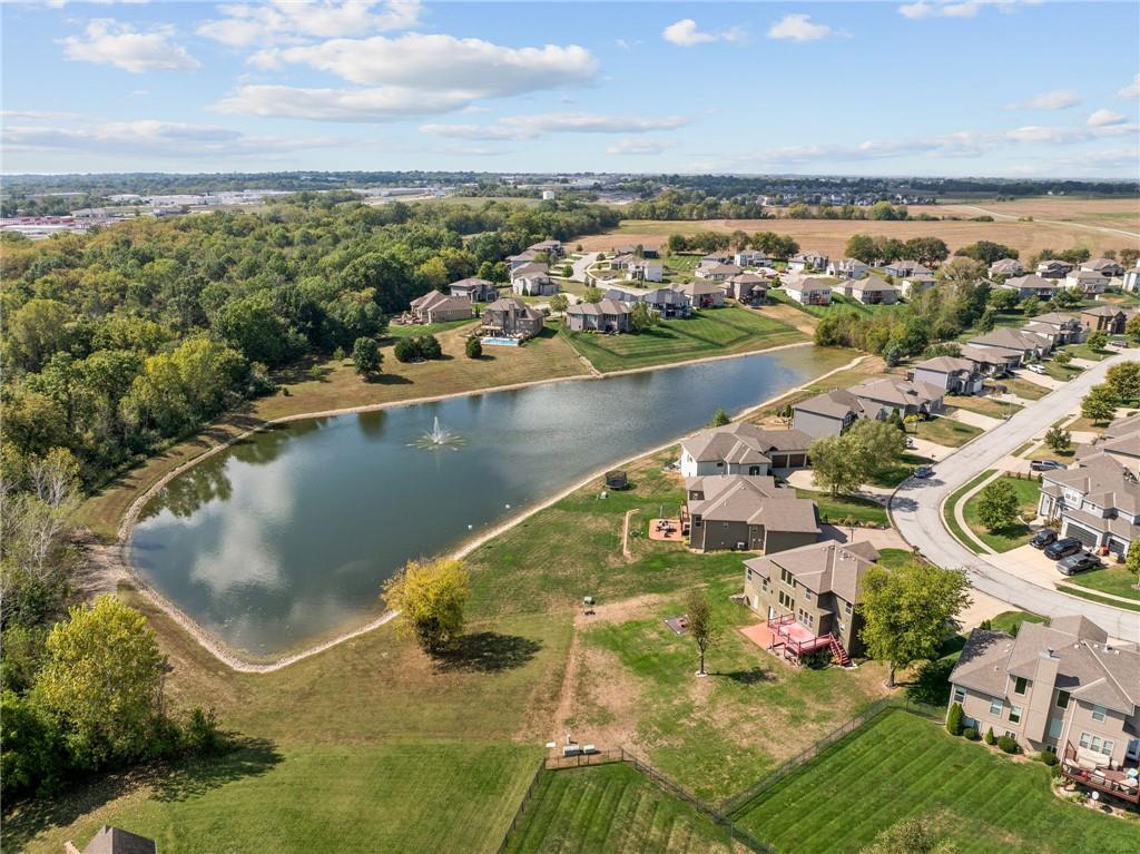 1218 Hillmann Ln, Warrensburg, MO 64093