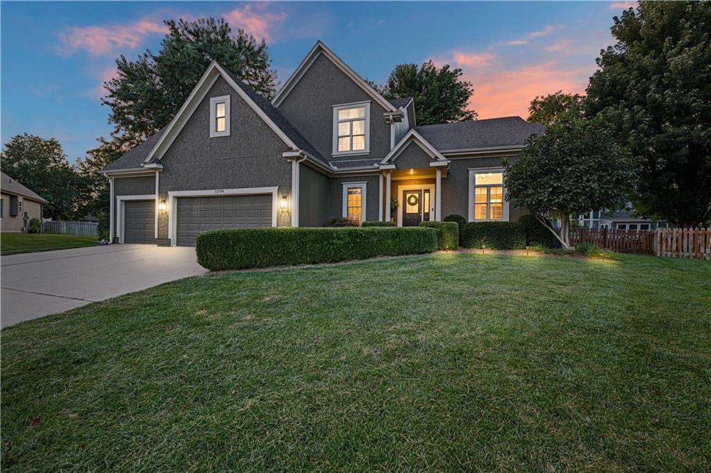 13708 Belinder St, Leawood, KS 66224
