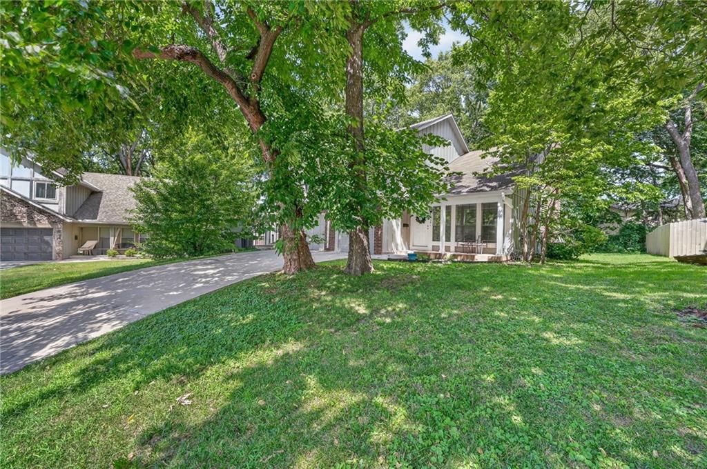 8337-8339 Farley St, Overland Park, KS 66212