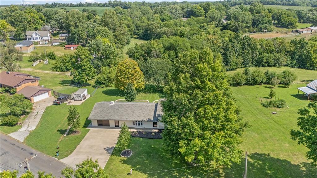 8381 Pratt Rd, Atchison, KS 66002