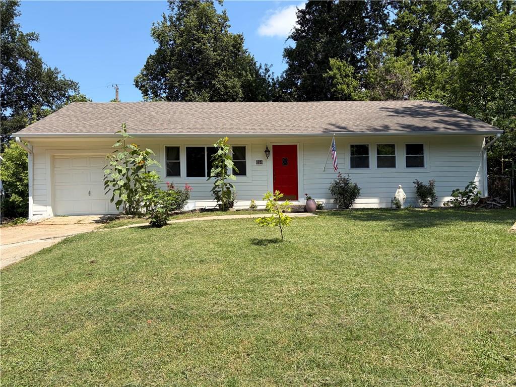 905 N 80th Ter, Kansas City, KS 66112