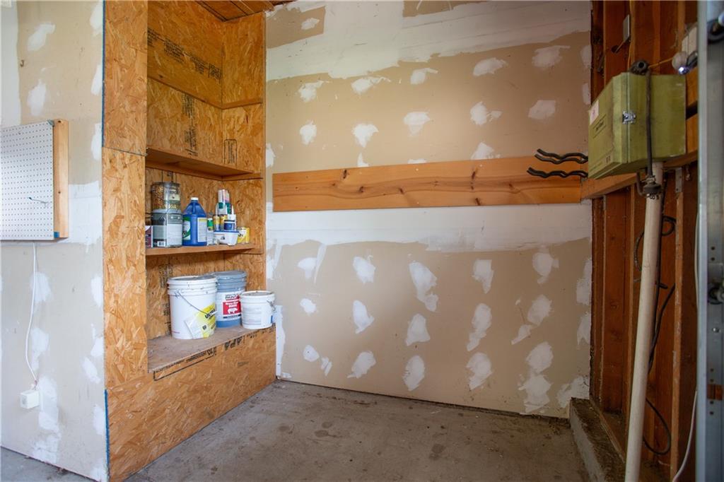 7800 W 95th Ter, Overland Park, KS 66212