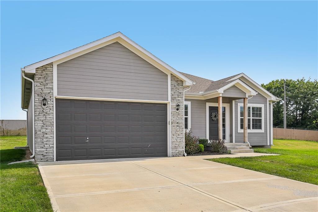 1801 NW Hilltop Ct, Grain Valley, MO 64029