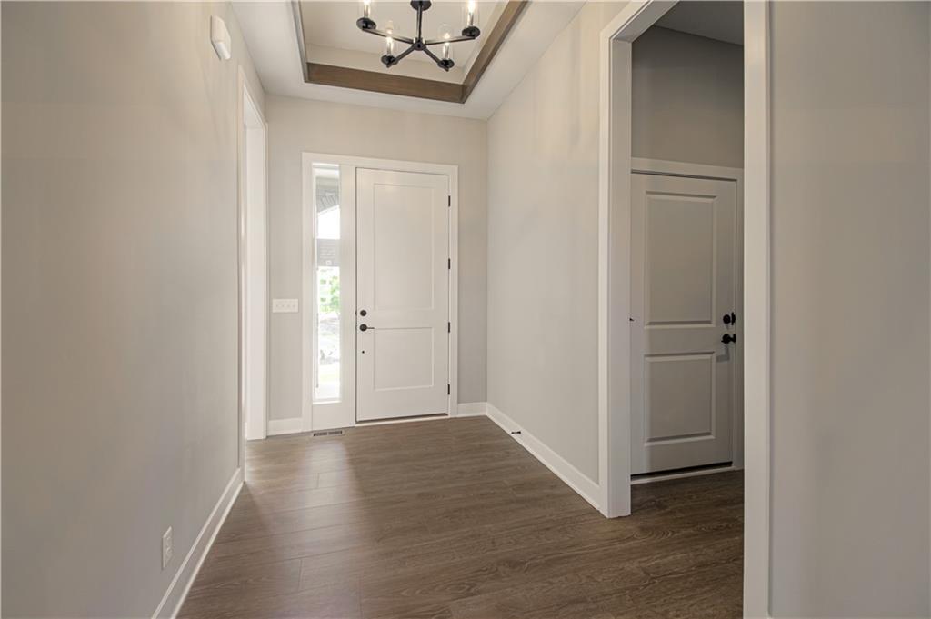 1152 SW Whitby Dr, Lee's Summit, MO 64083